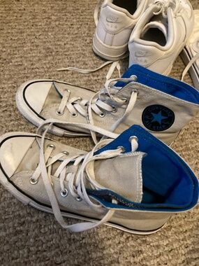 Like new womens 8 cute high top converse